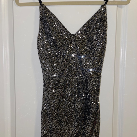 Sparkly dress - Picture 3 of 9